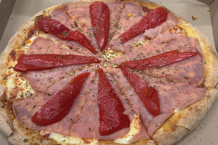 Pizza de Jamón y Morrón